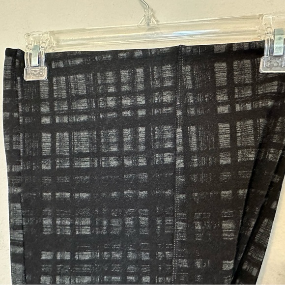 Lysse Black and Gray Plaid Ponte Shapewear Legging Dress Pants- size XL - Picture 7 of 10